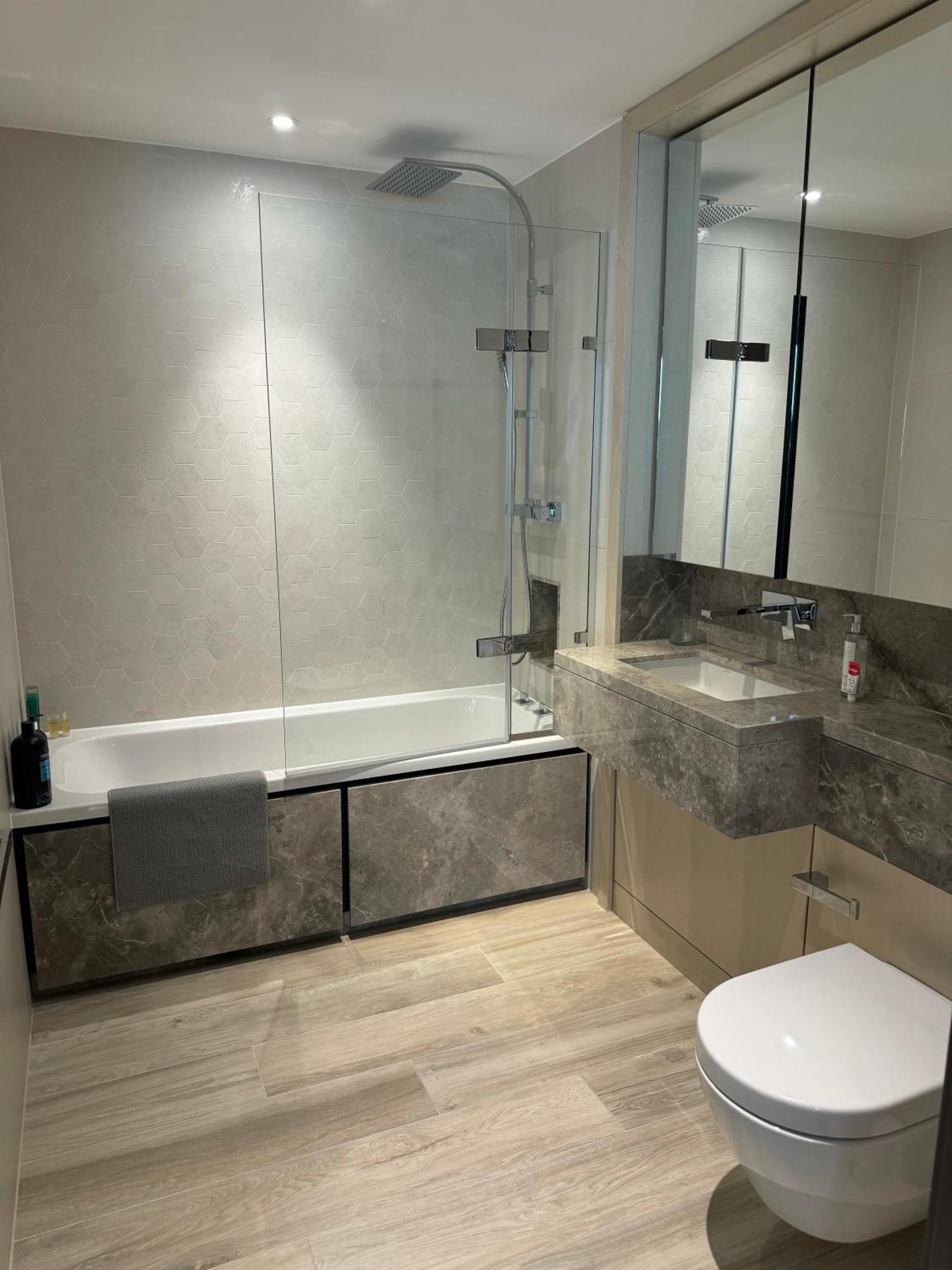 Appartement New 2 Bedroom, 2 Bathroom Flat In Fulham *