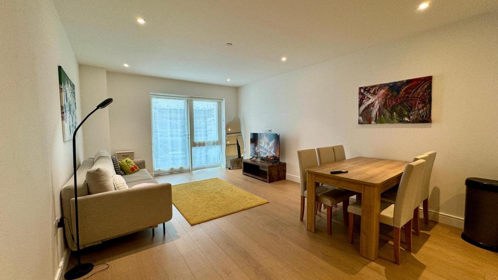New 2 Bedroom, 2 Bathroom Flat In Fulham Londres