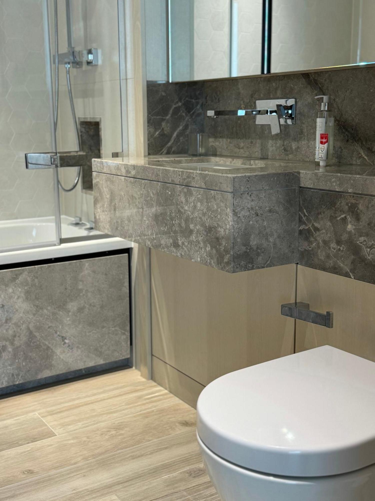 New 2 Bedroom, 2 Bathroom Flat In Fulham Appartement *